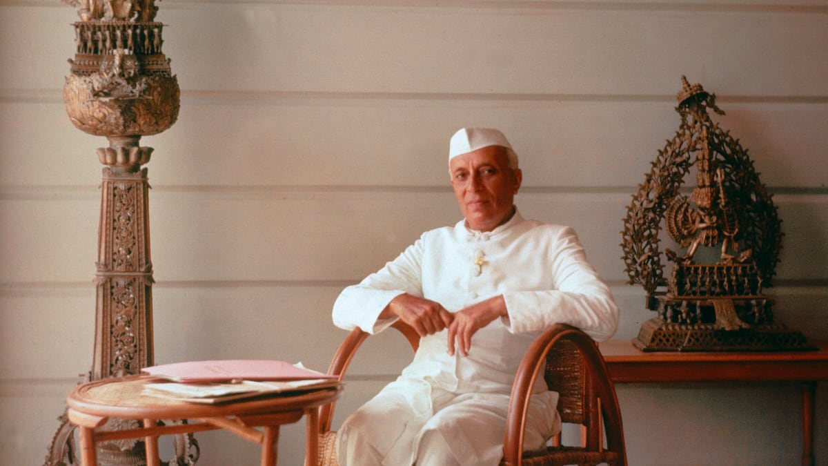 Jawaharlal Nehru Age, Death, Caste, Wife, Children, Family, Affairs, Biography & More
