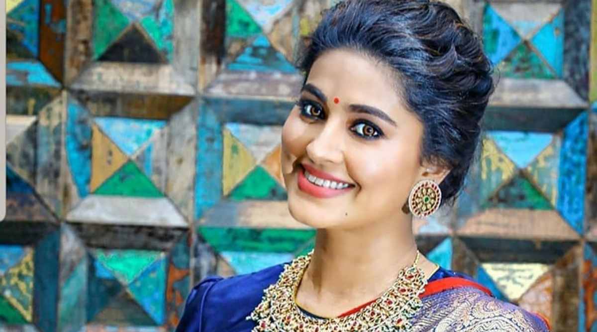 Sneha Height, Weight, Age, Affairs, Husband, Biography & More