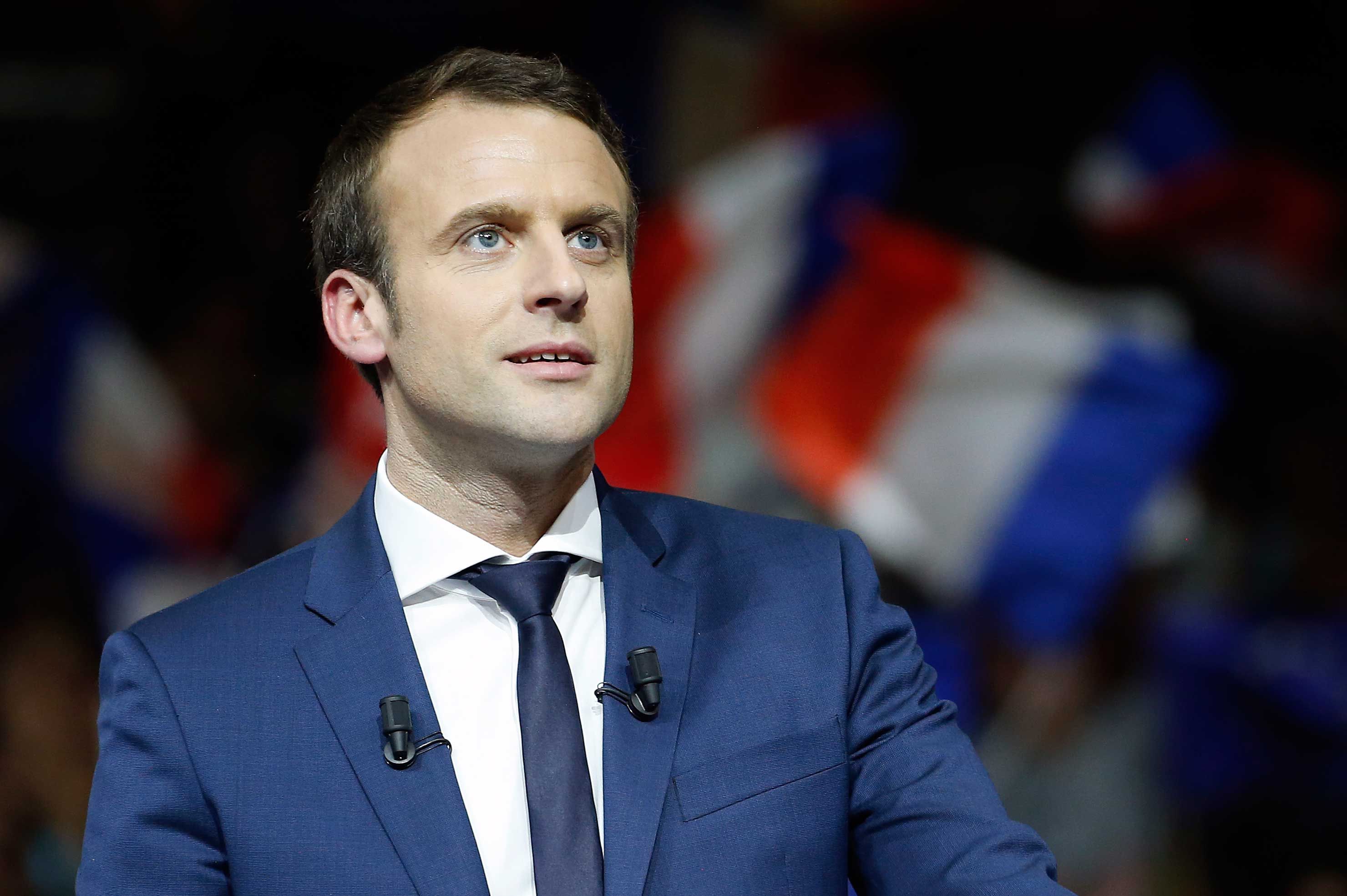 Emmanuel Macron Height, Weight, Age, Biography, Wife, Affairs, Family, Facts & More