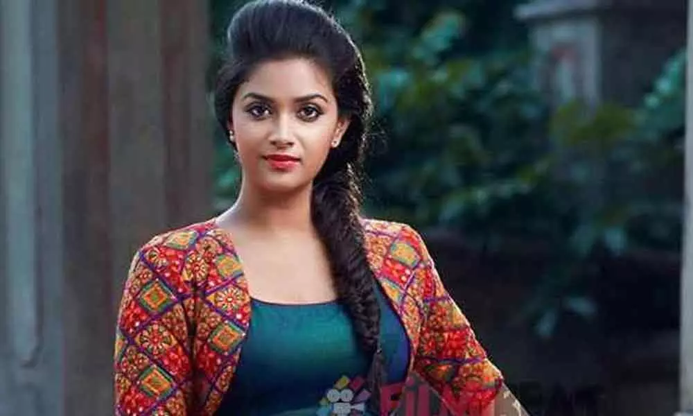 Keerthy Suresh Height, Weight, Age, Husband, Family, Biography & More