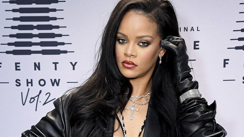 Rihanna Height, Weight, Age, Biography, Affairs, Favorite things & More