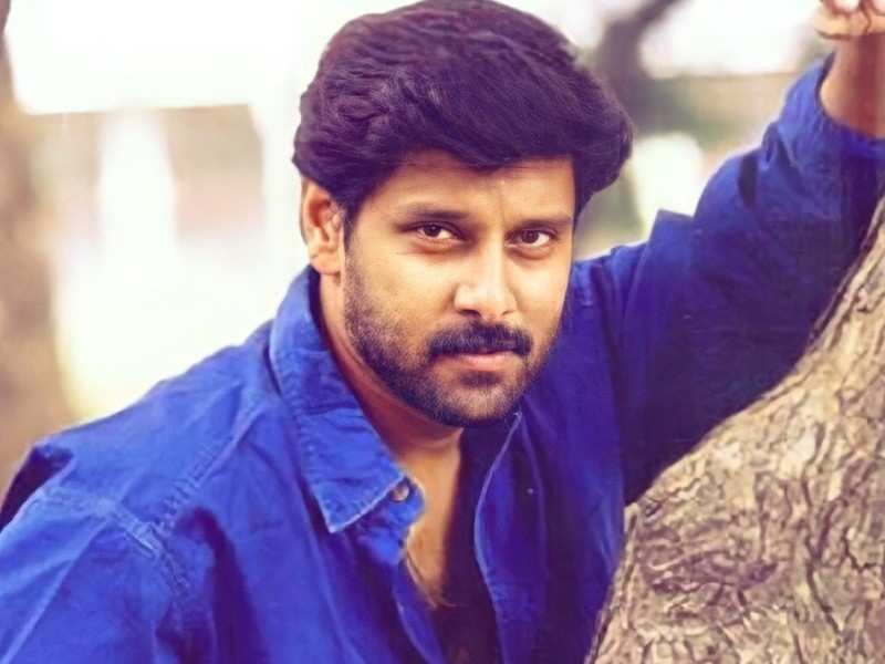Vikram (Actor) Height, Weight, Age, Wife, Children, Biography & More